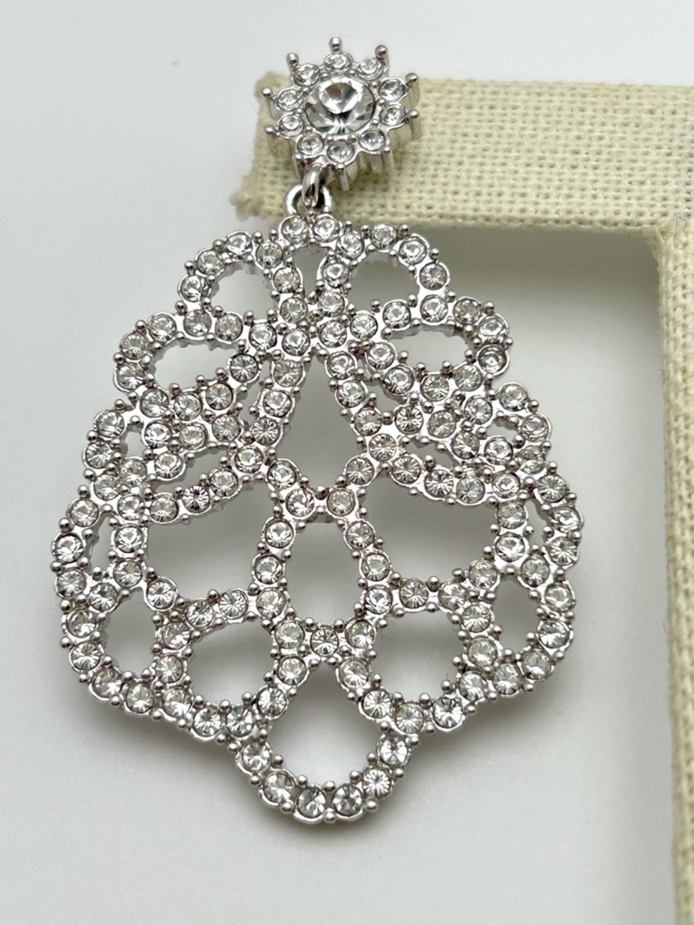 Kenneth Jay Lane KJL Pave Lacy Crystal Chandelier Earrings - Picture 4 of 6